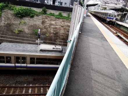 JR西日本223系0番台 & 南海6300系 (南海:三国ヶ丘駅)