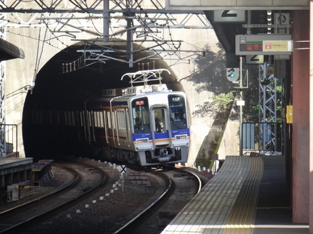 南海2000系ズームカー (美加の台駅)