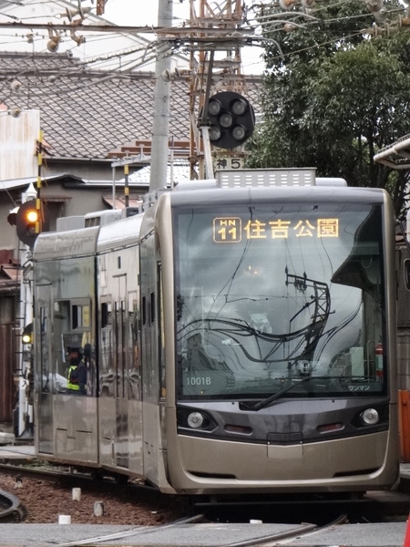 阪堺電軌1001形堺トラム・茶ちゃ (住吉駅)