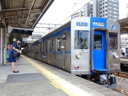 泉北高速3000系 (中もず駅)