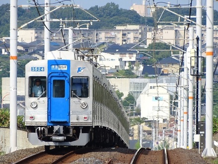 泉北高速3000系 (栂・美木多駅から)