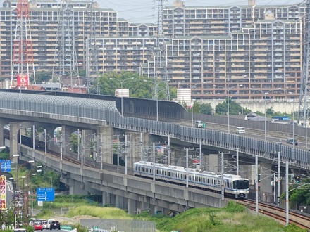 泉北高速7020系 (光明池〜和泉中央駅)