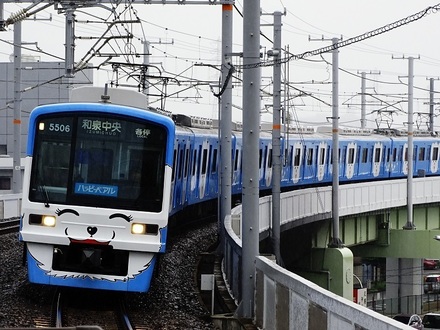 泉北高速5000系ハッピーベアル (深井駅から)