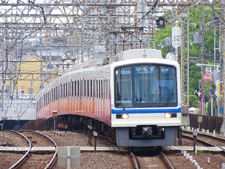 泉北高速5000系 「ARROW」 ラッピング車 (中もず駅から)