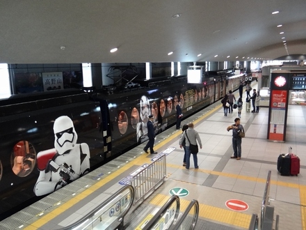 南海50000系ラピート 「スターウォーズ/フォースの覚醒」 号 (関西空港駅)