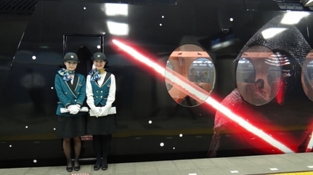 南海50000系ラピート 「スターウォーズ/フォースの覚醒」 号 & 女性車掌様☆(なんば駅)