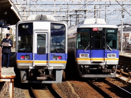 南海1000系50番台 & 10000系サザン(浜寺公園駅)