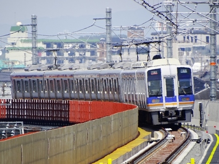 南海8300系+1000系 (高石駅・新下りホームから)