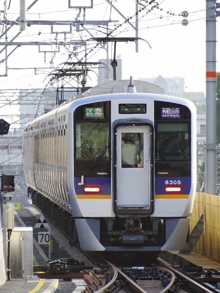 南海1000系+8300系 (高石駅・新下りホームから)