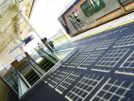 南海8000系 (羽衣駅・下り高架ホーム)
