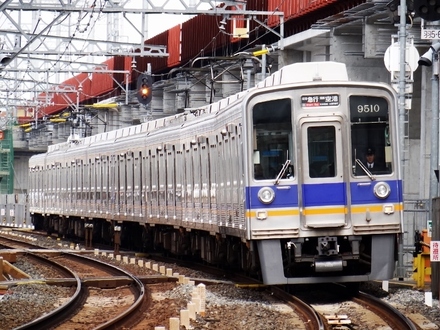 南海9000系 (羽衣7号踏切から) ※現在この場所で下り列車の撮影はできません。
