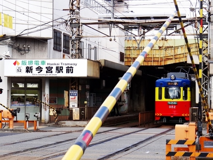 阪堺電軌モ351形 (南霞町1号踏切)