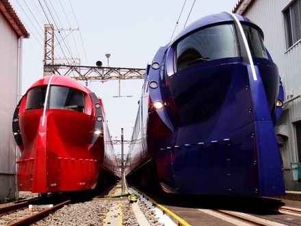 南海50000系ラピート 「ネオ・ジオン」 バージョン & 50000系ラピート(住ノ江検車区)