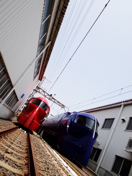 南海50000系ラピート 「ネオ・ジオン」 バージョン & 50000系ラピート(住ノ江検車区)