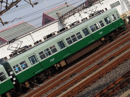 南海7000系サザン ・ 旧塗装車 (住ノ江駅から)