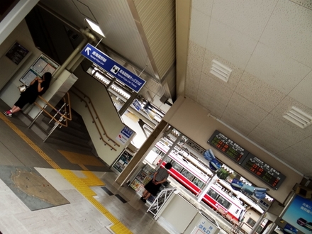 橋本駅の1F・JR改札口。