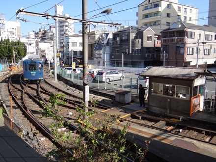 阪堺電軌モ351形 (南海:住吉大社駅のコンコースから)