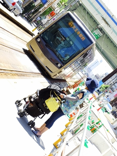 阪堺電軌1001形堺トラム 「紫おん」 (阿倍野駅)