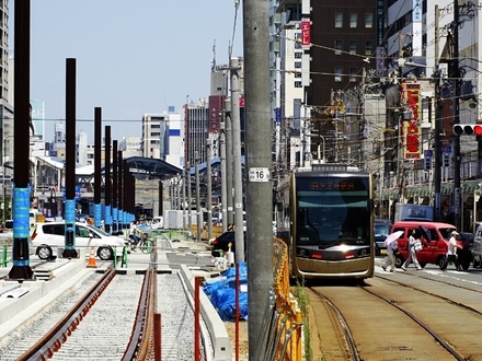 阪堺電軌1001形堺トラム 「青らん」 (阿倍野駅から)