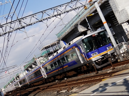 南海7100系+10000系サザン (羽衣3号踏切から)
